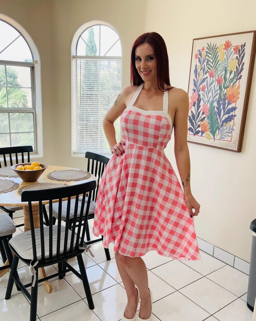 Who Is Kelly Caprice? Complete Biography, Age, Career, Height & Net Worth