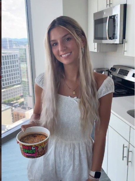 Who Is Amber Griz? Age, Career, Height & Net Worth